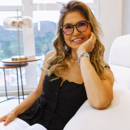 Dra. Dânia Corrêa - Psiquiatria: Álcool e<br />Drogas<br /> CRM 12390 RQE 28357